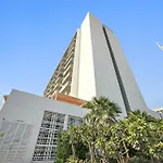 Modern 1 Bed With Sofa Bed And Access To Pool And Gym