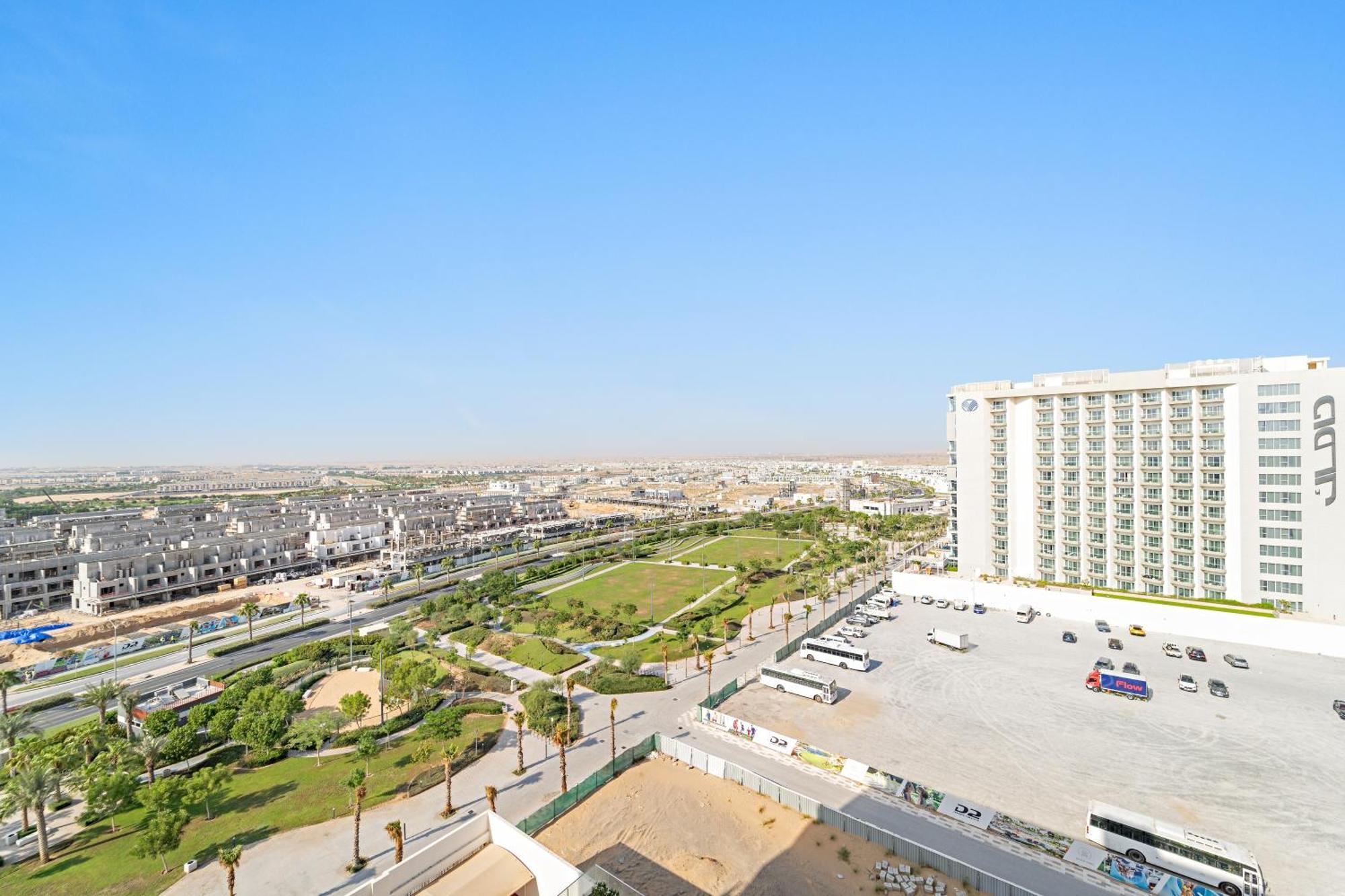 Apartment Modern 1 Bed With Sofa Bed And Access To Pool And Gym Dubai